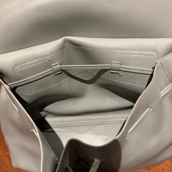 BRAND NEW Grey Handbag - Picture 4 of 4